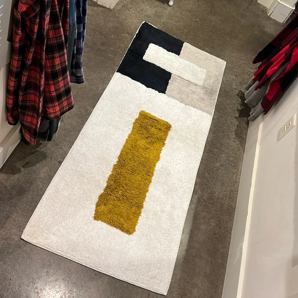 West Elm Sienna Dark Horseradish Colorblock Bath Mat 24